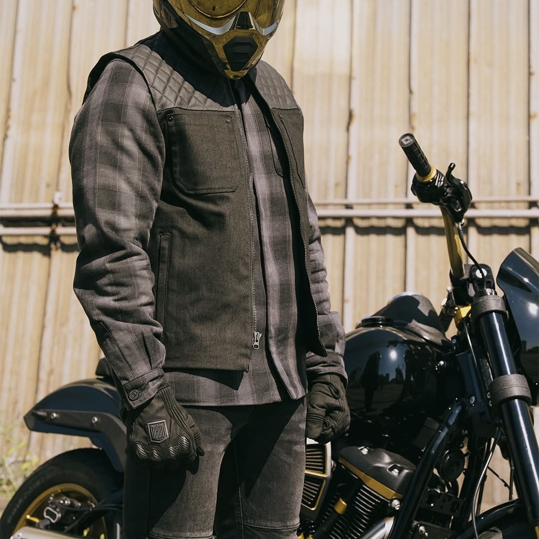 バイク用ネルシャツとベストのコーディネートスタイル ICON
